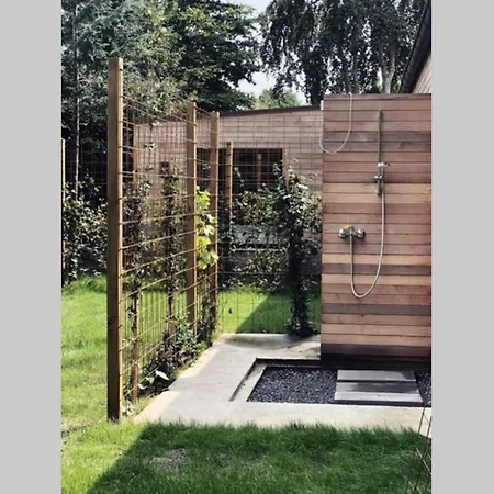 Nybygget Traehus Ved Vand Og Skov بيت للعطل